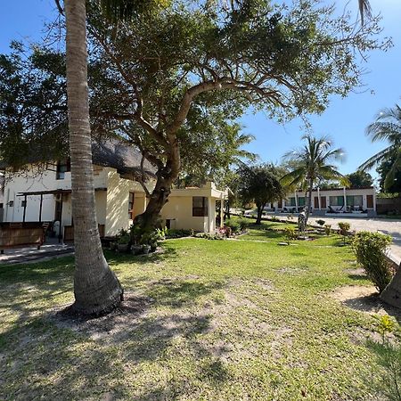 New Giraffe House Bed & Breakfast Vilanculos Exterior photo